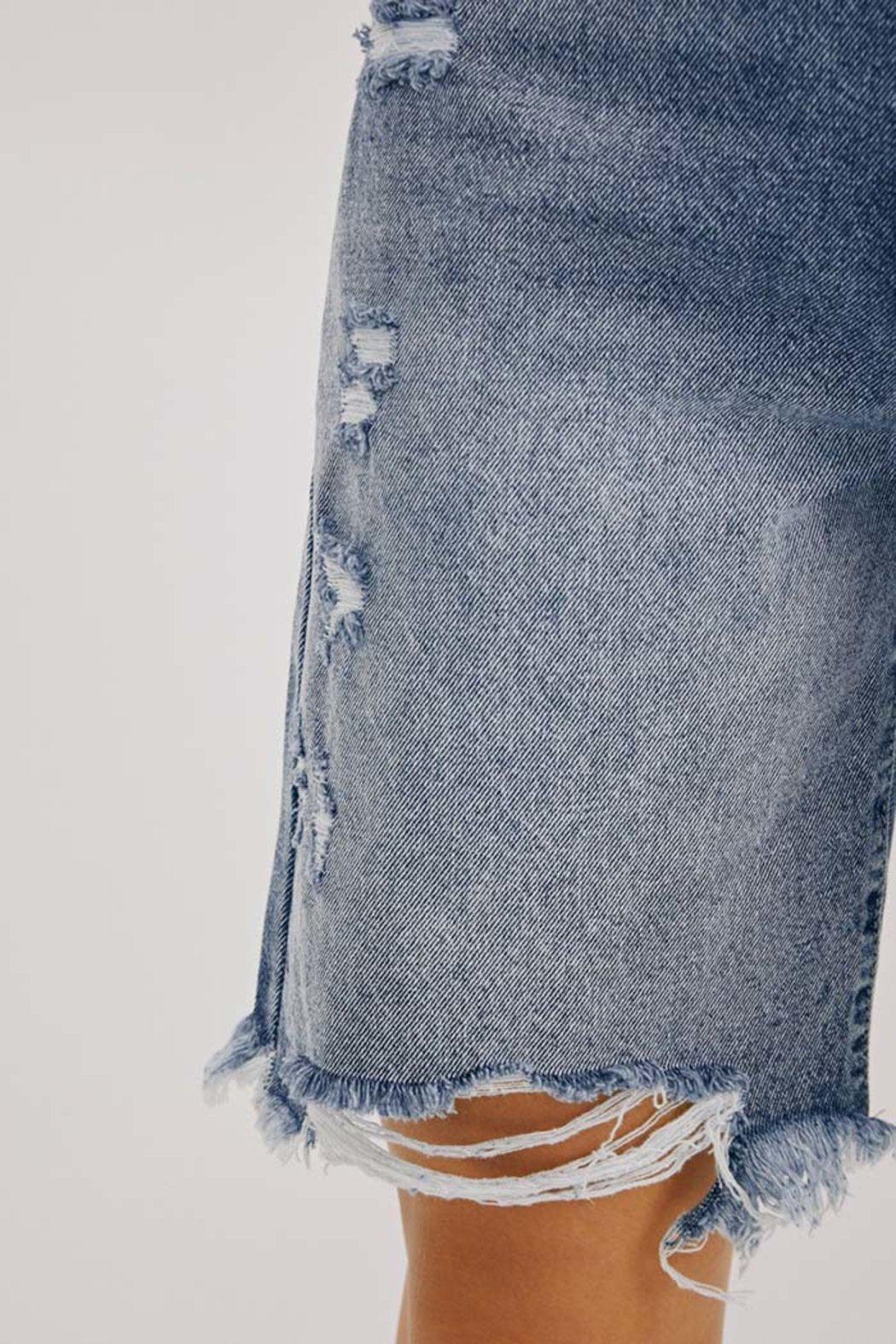 High Rise 90s Bermuda Shorts Product Image