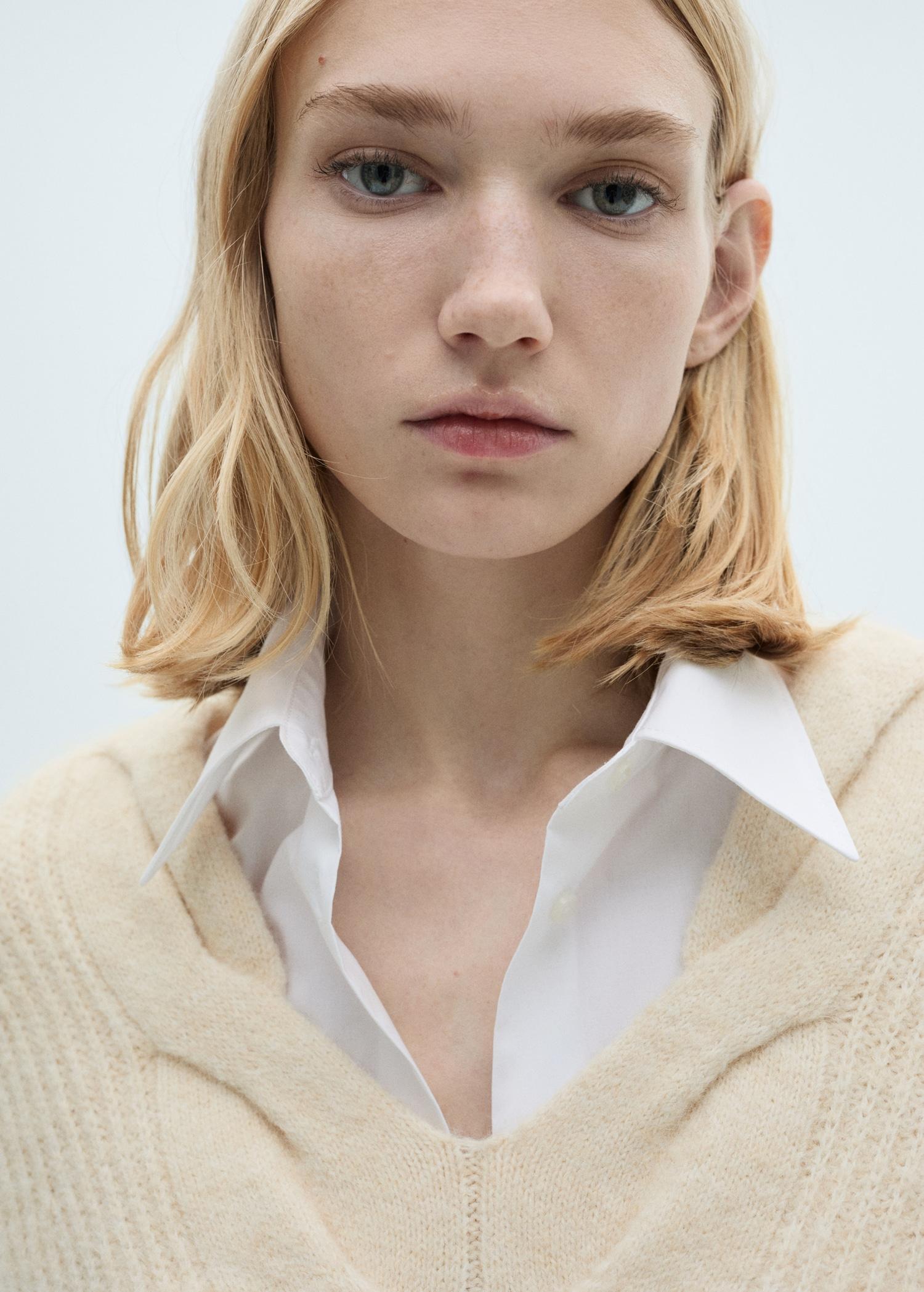 V-neck braided sweater - Women | MANGO USA Product Image