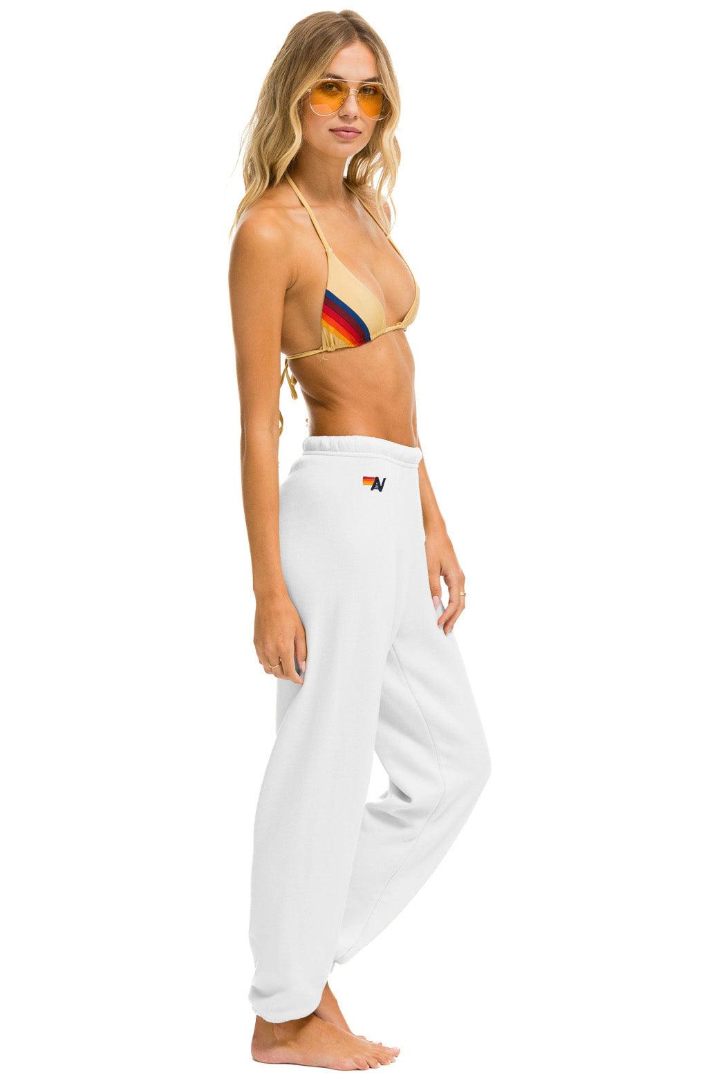 HEART STITCH 4 SWEATPANTS - WHITE Female Product Image