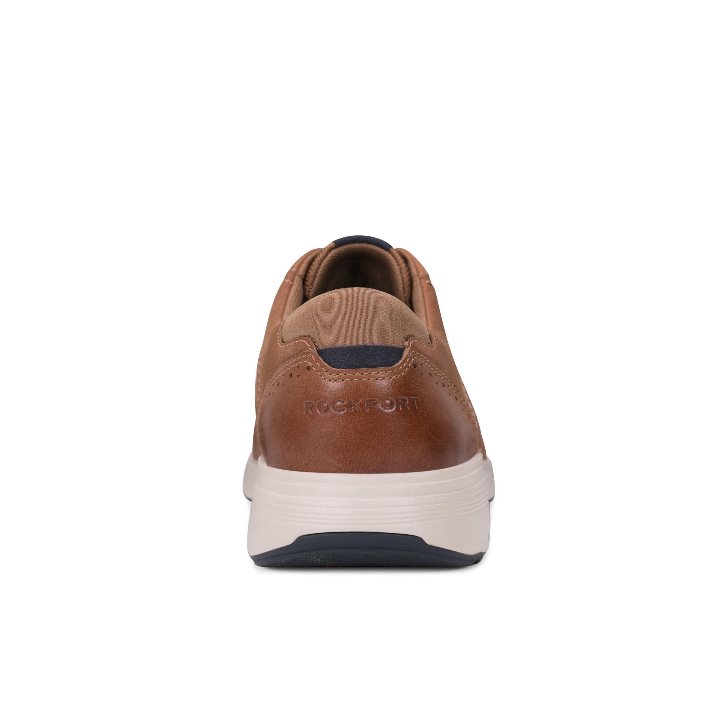 Men's Noah Wing Tip Walking Shoe Product Image
