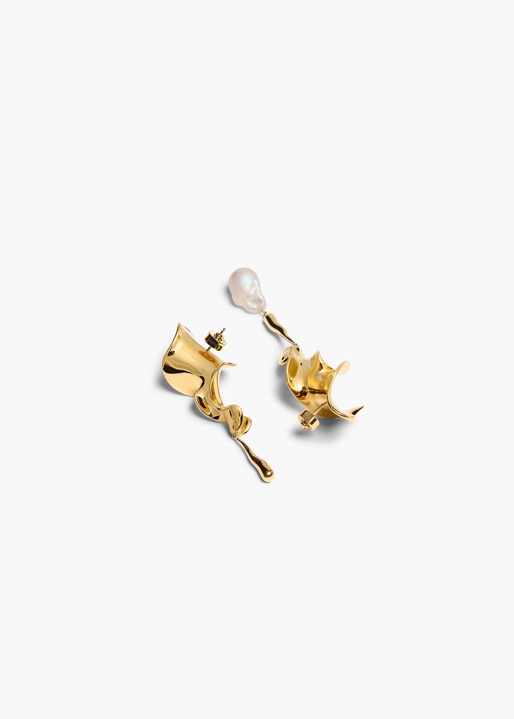 Tidal Earrings with Pearl in Gold Product Image