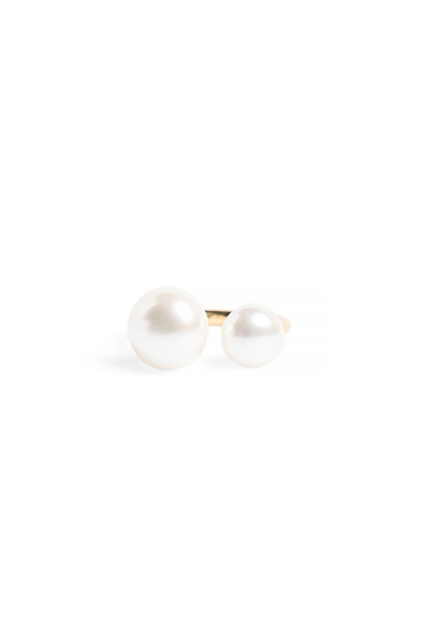 Pearls Detail Ring Product Image