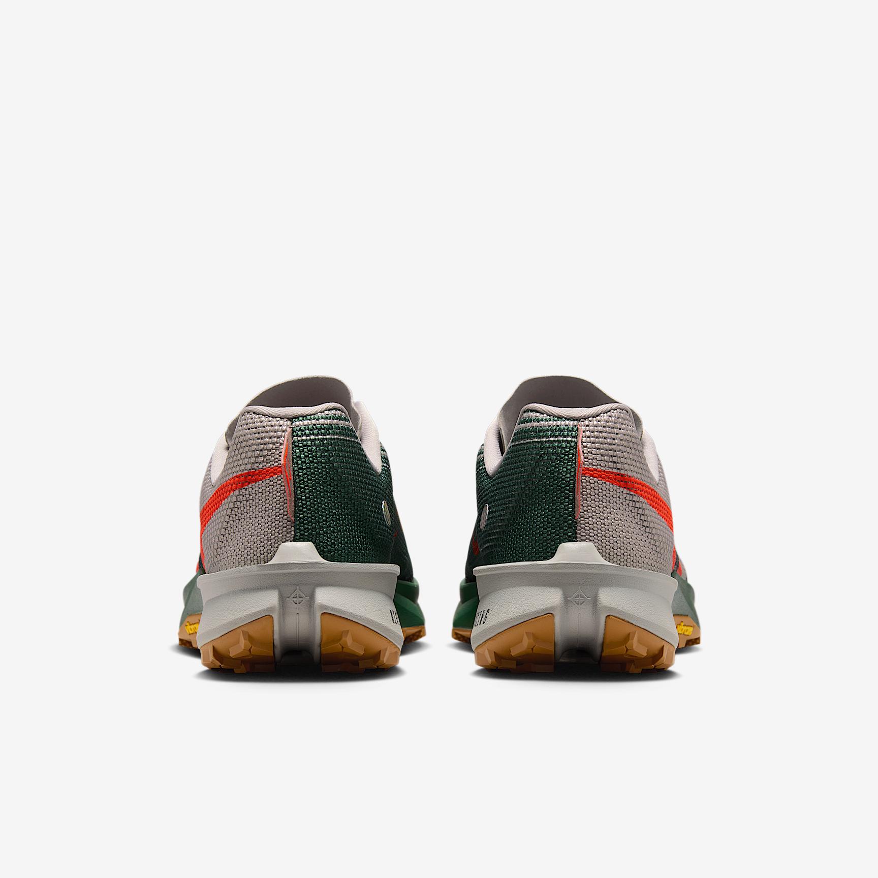 Nike Mens Kiger 10 Trail Running Shoes | FV3929-800 Product Image