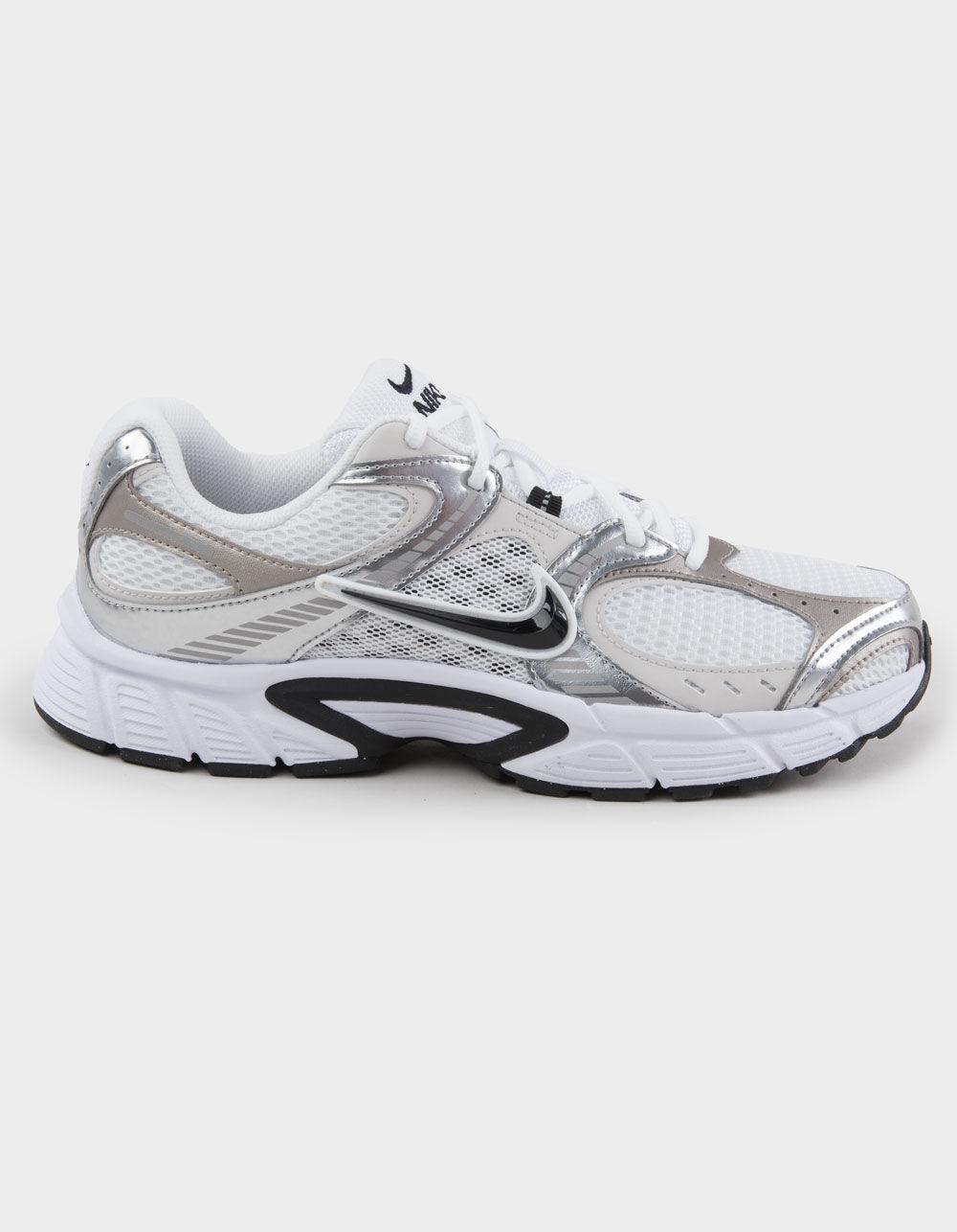 NIKE V5 RNR Mens Shoes - WHT/BLK Product Image