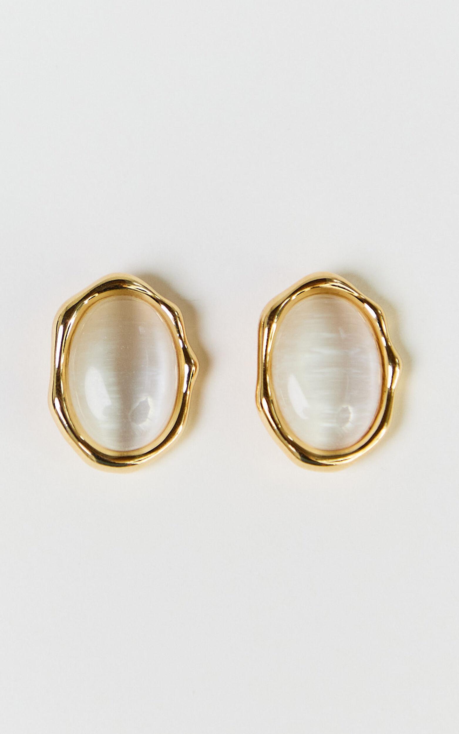Eleanor Earrings - Pearl Stud Earrings in Gold Product Image