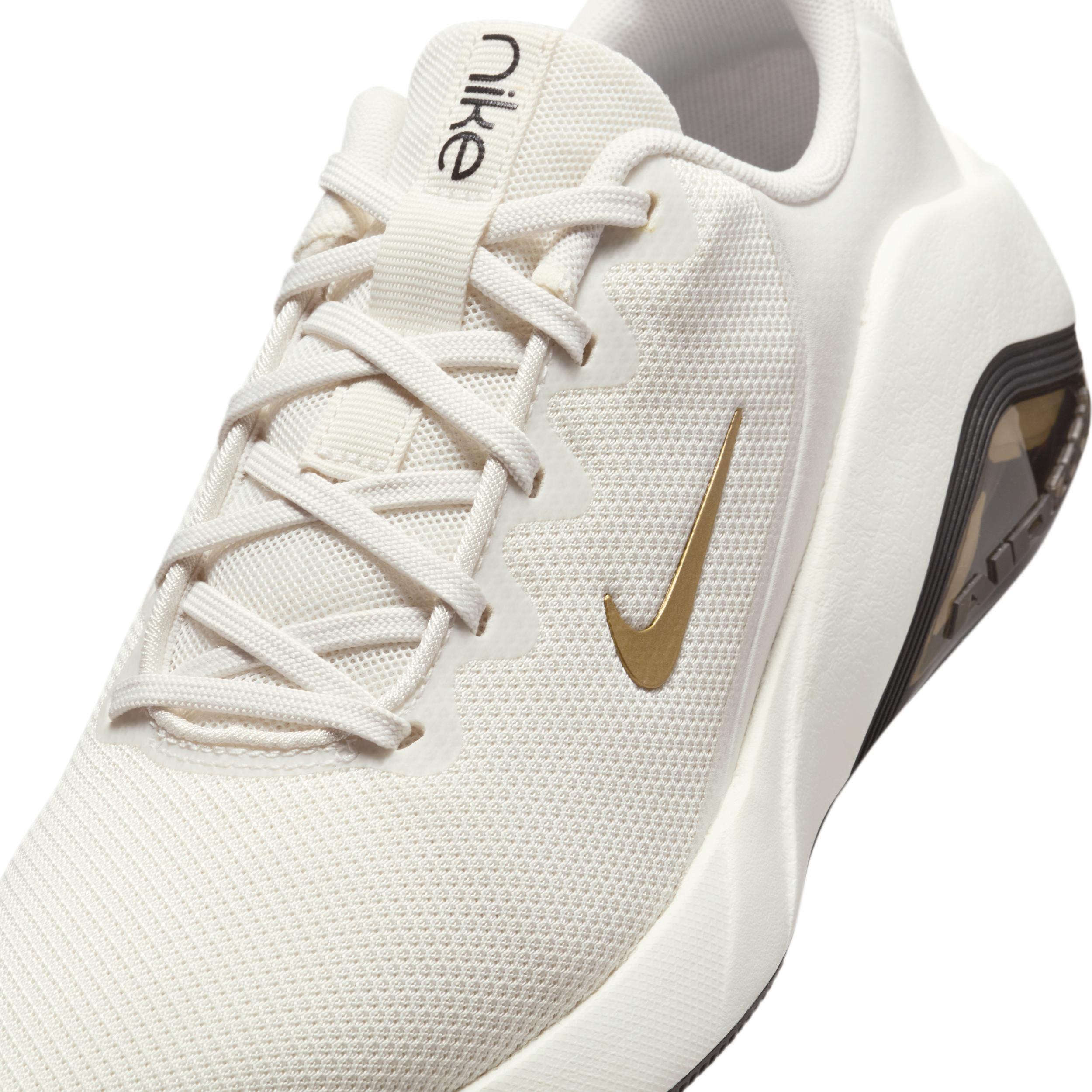 Nike Bella 7 Women's Workout Shoes Product Image