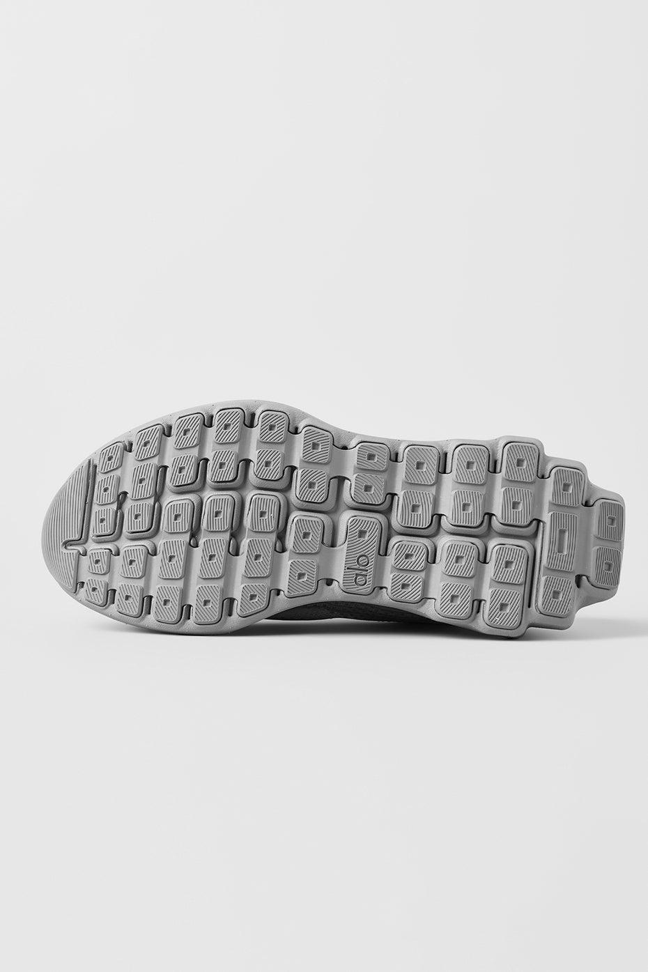 Alo Runner - Grey/Grey Product Image
