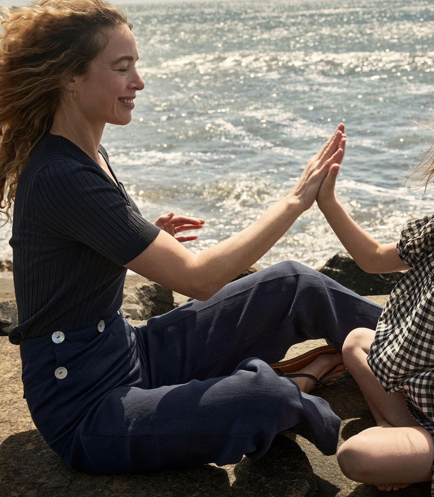 GLENNE PANT -- NAVY Product Image