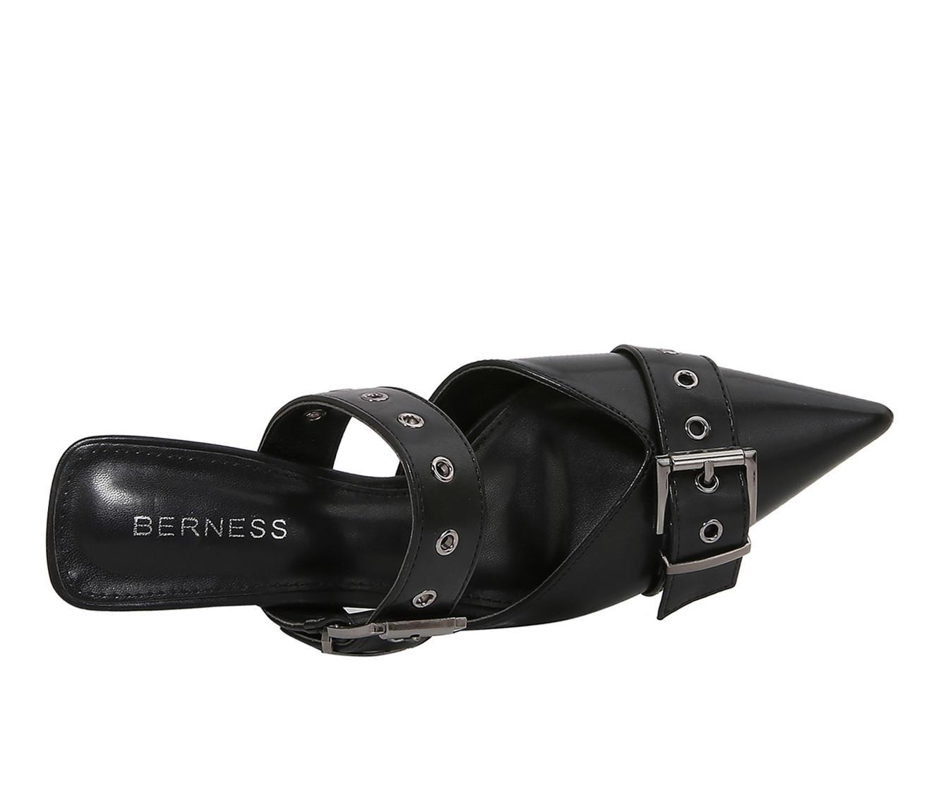 Women's Berness Archer Pumps Product Image