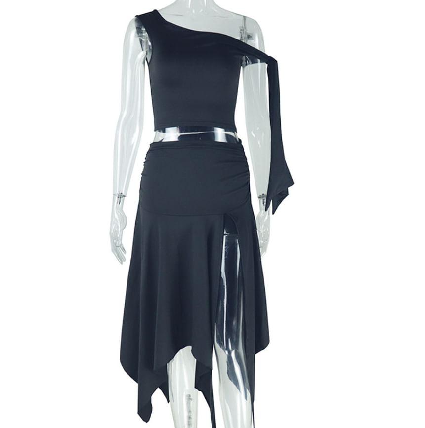 Sleeveless Off-Shoulder Plain Cutout Asymmetrical Slit Midi A-Line Dress Product Image