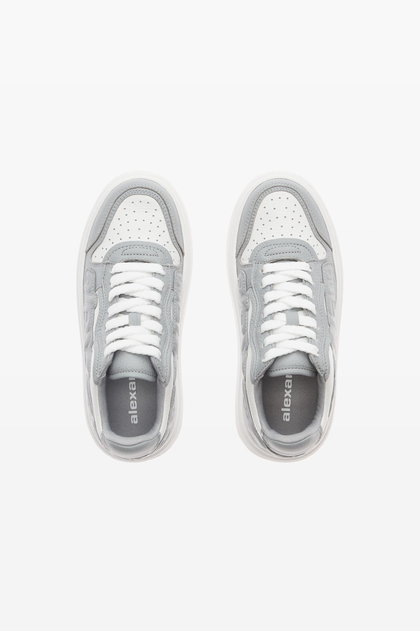 Puff Pebble Sneaker In Leather Product Image