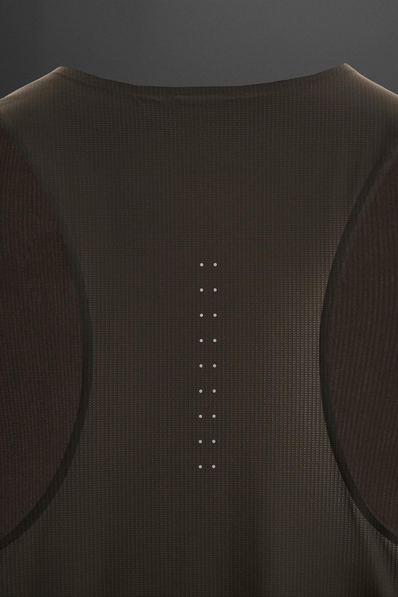 LIGHTWEIGHT TECHNICAL TANK TOP Product Image