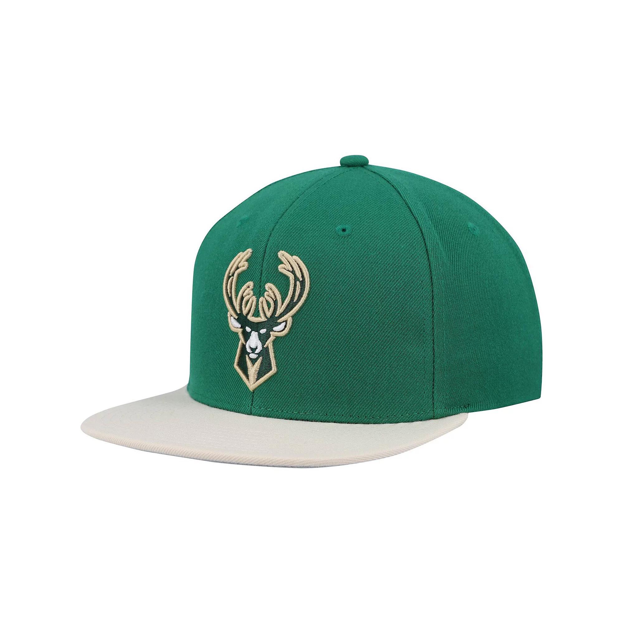 Men's Mitchell & Ness Hunter Green/Cream Milwaukee Bucks Team Two-Tone 2.0 Snapback Hat Product Image