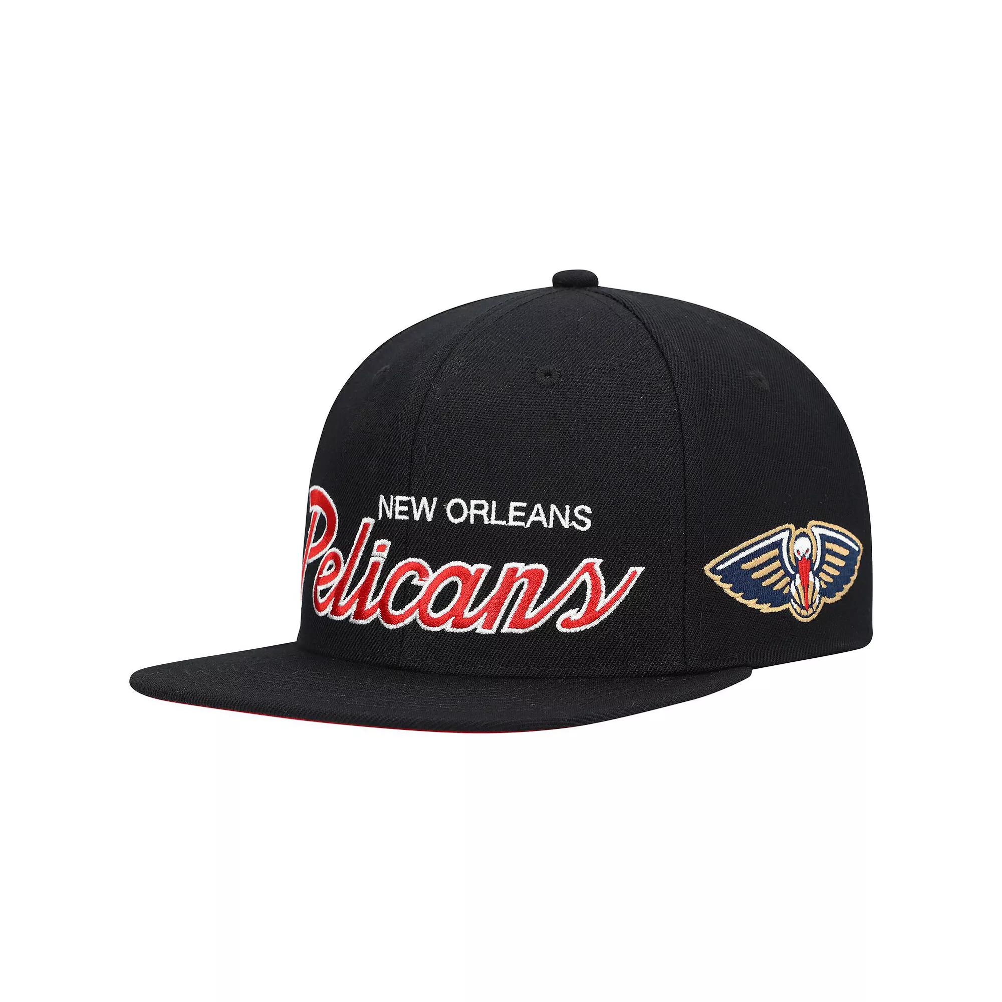 Men's Mitchell & Ness Black New Orleans Pelicans Hardwood Classics Script 2.0 Snapback Hat Product Image