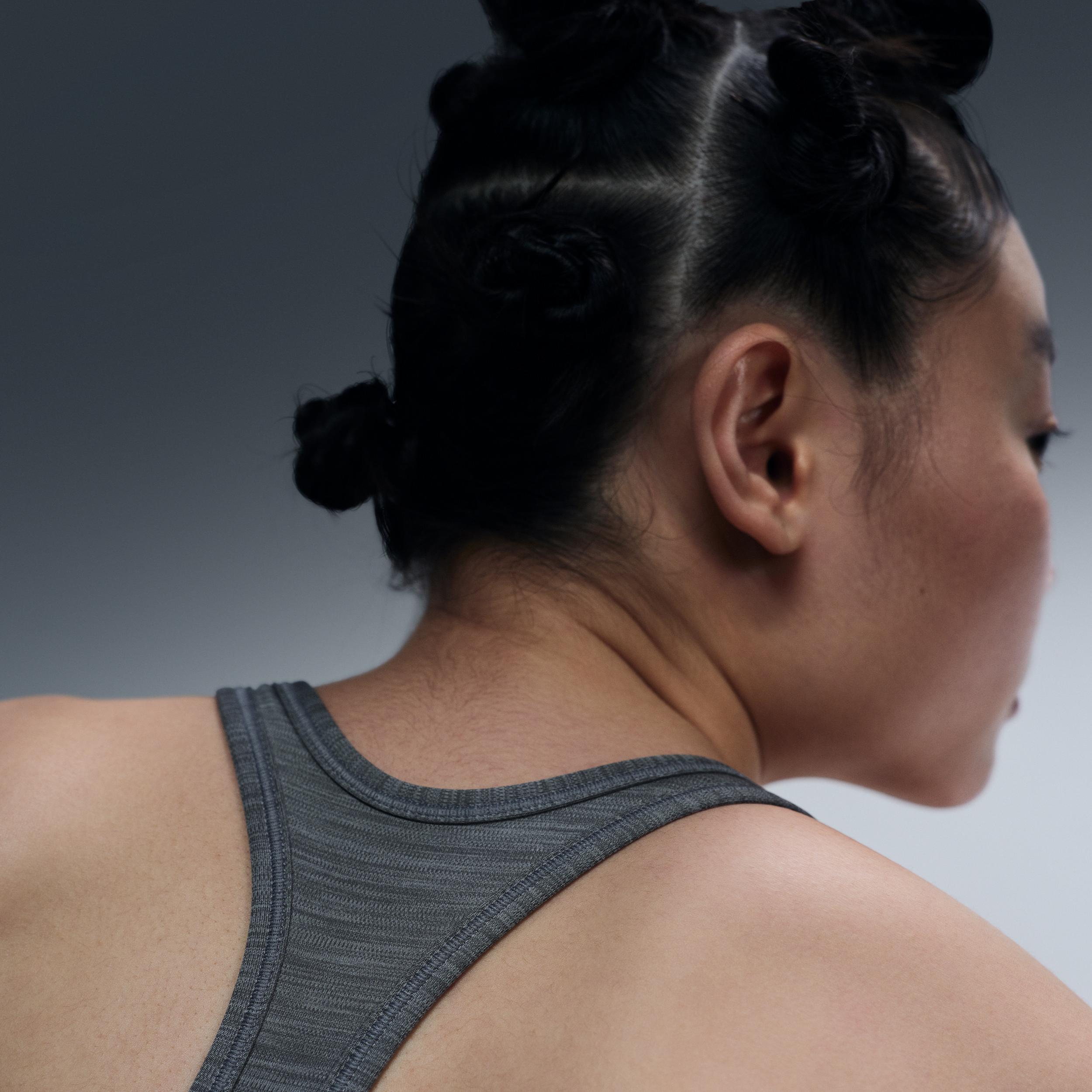 Nike Women's Swoosh Light Support Non-Padded Sports Bra Product Image