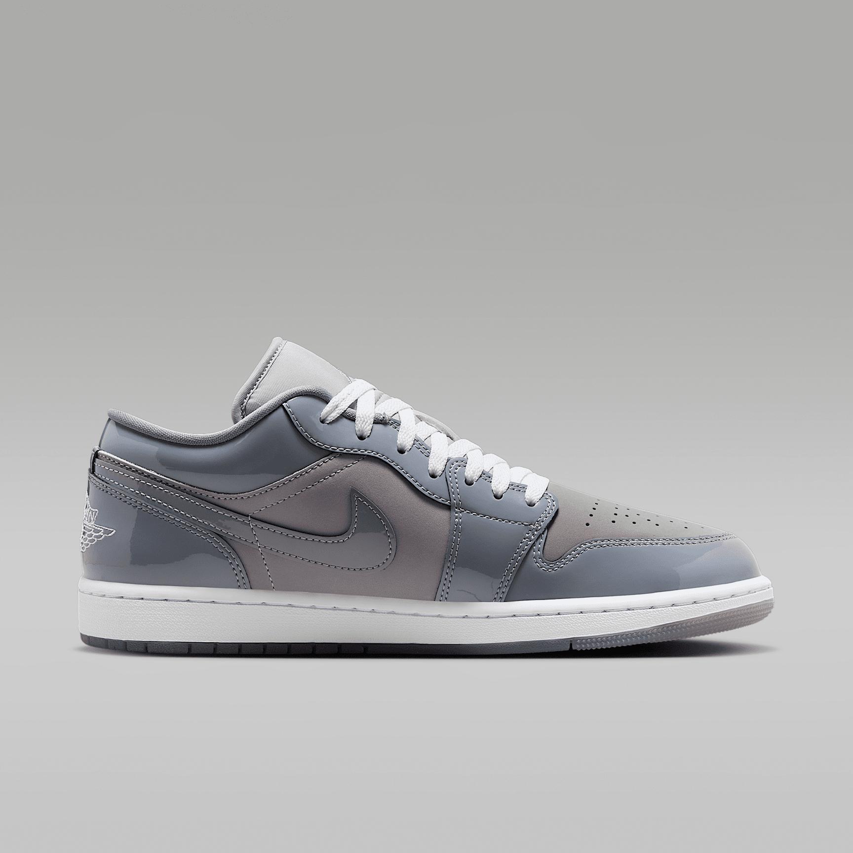 Jordan Mens Air Retro 1 Low SE Casual Shoes Product Image