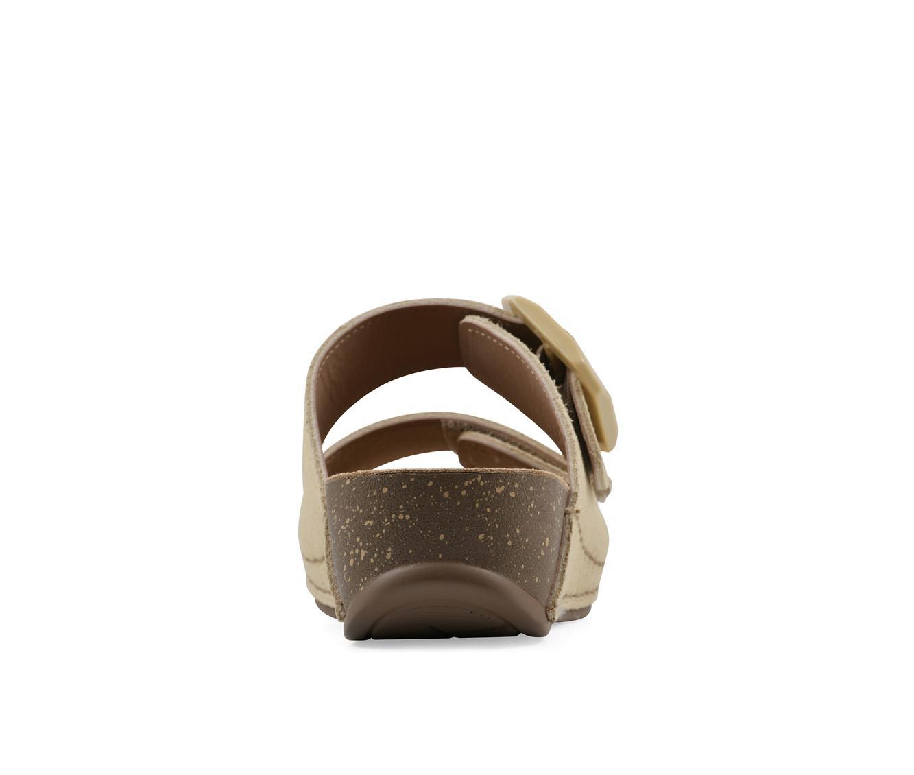 Women's White Mountain Fearful Footbed Sandals Product Image