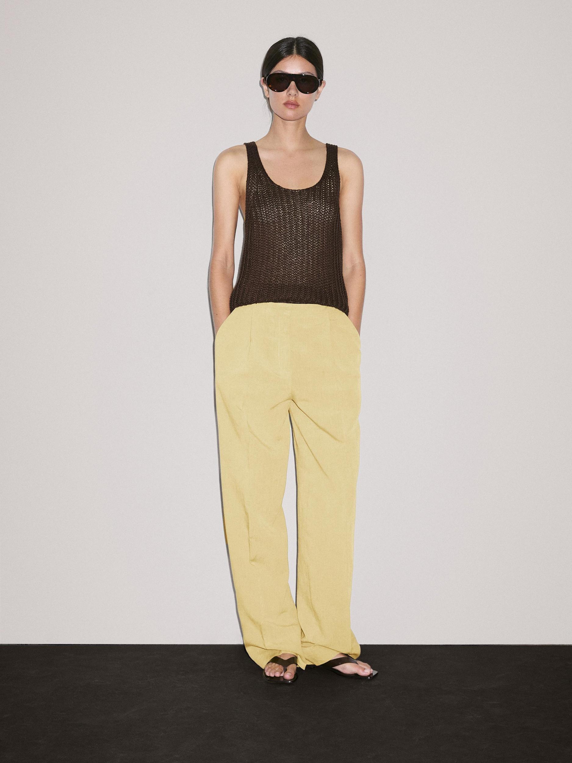 Linen knit top with round neckline Product Image