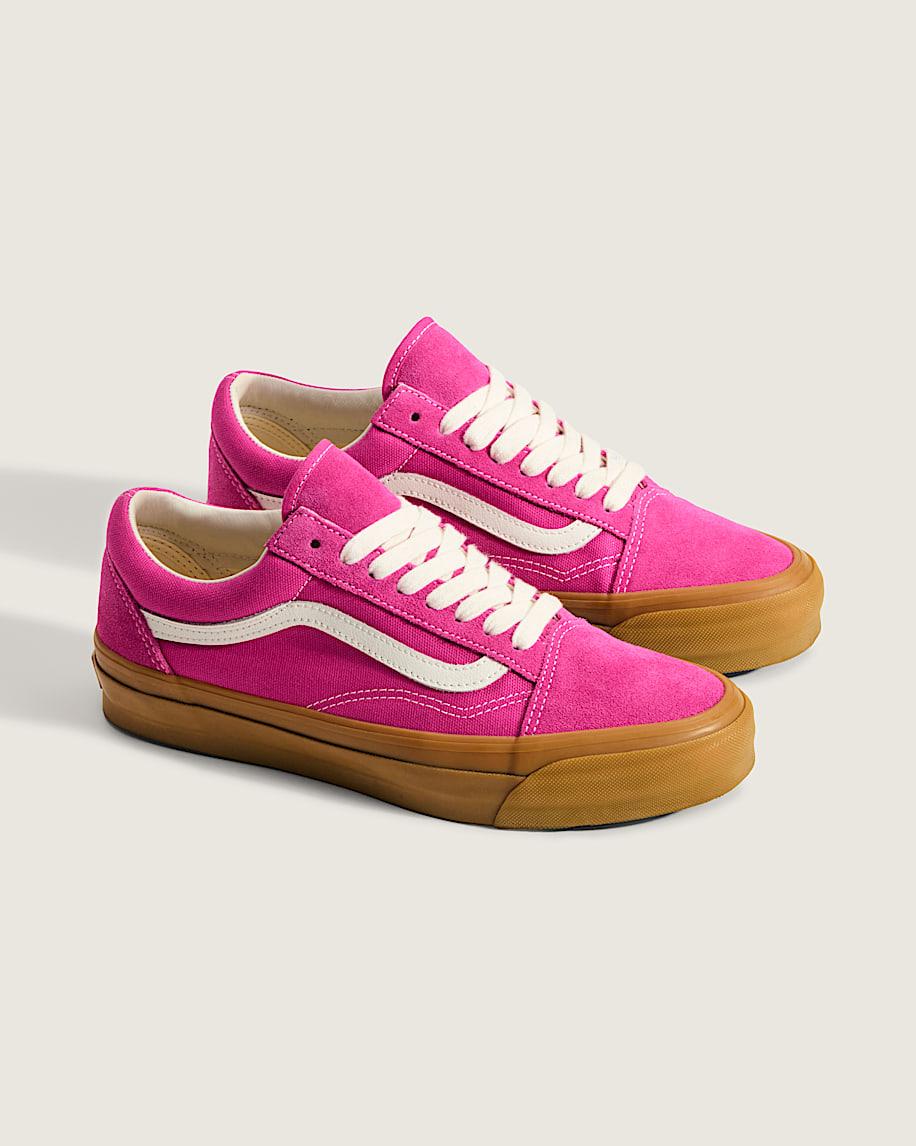 Premium Old Skool Gum Shoe in Raspberry Pink / Gum| Vans US Product Image