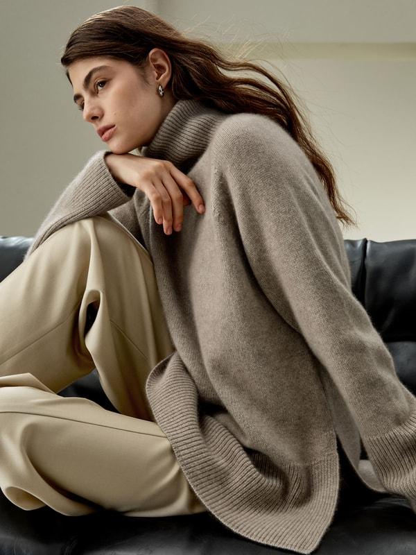 Lightweight Turtleneck Cashmere Sweater Product Image