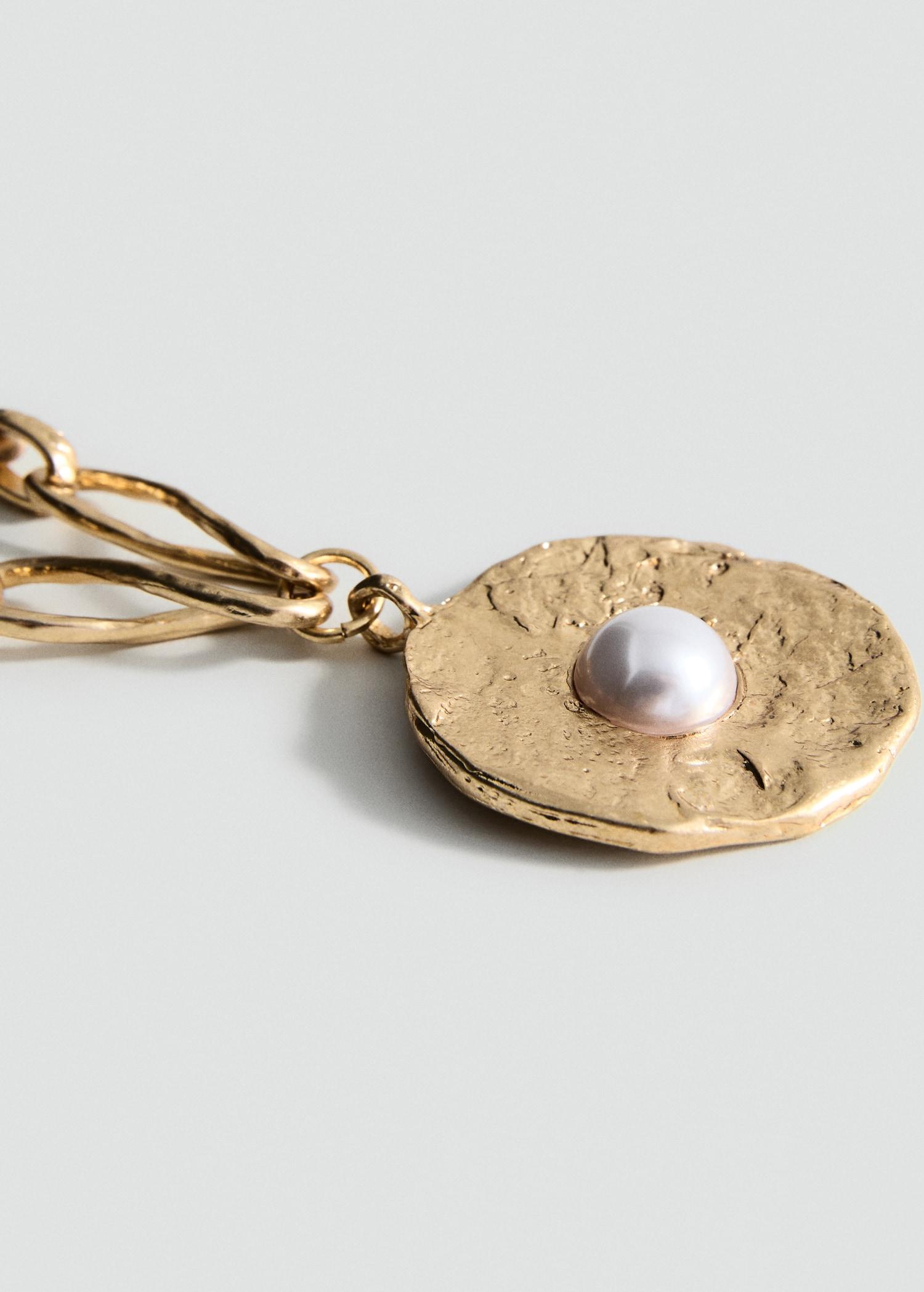 Combined circle pendant necklace - Women | MANGO USA Product Image