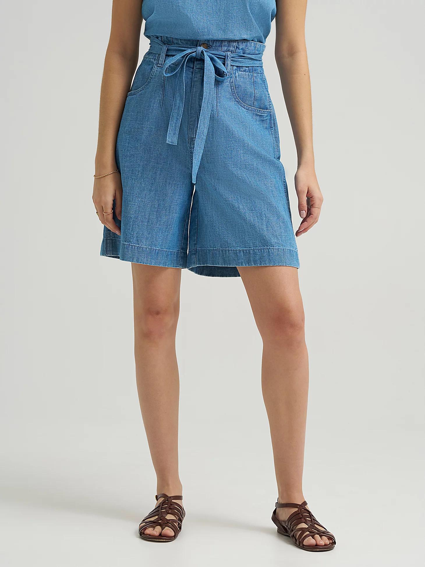 Women's High Rise Pleated Linen Bermuda | Women's Shorts | Lee® Product Image