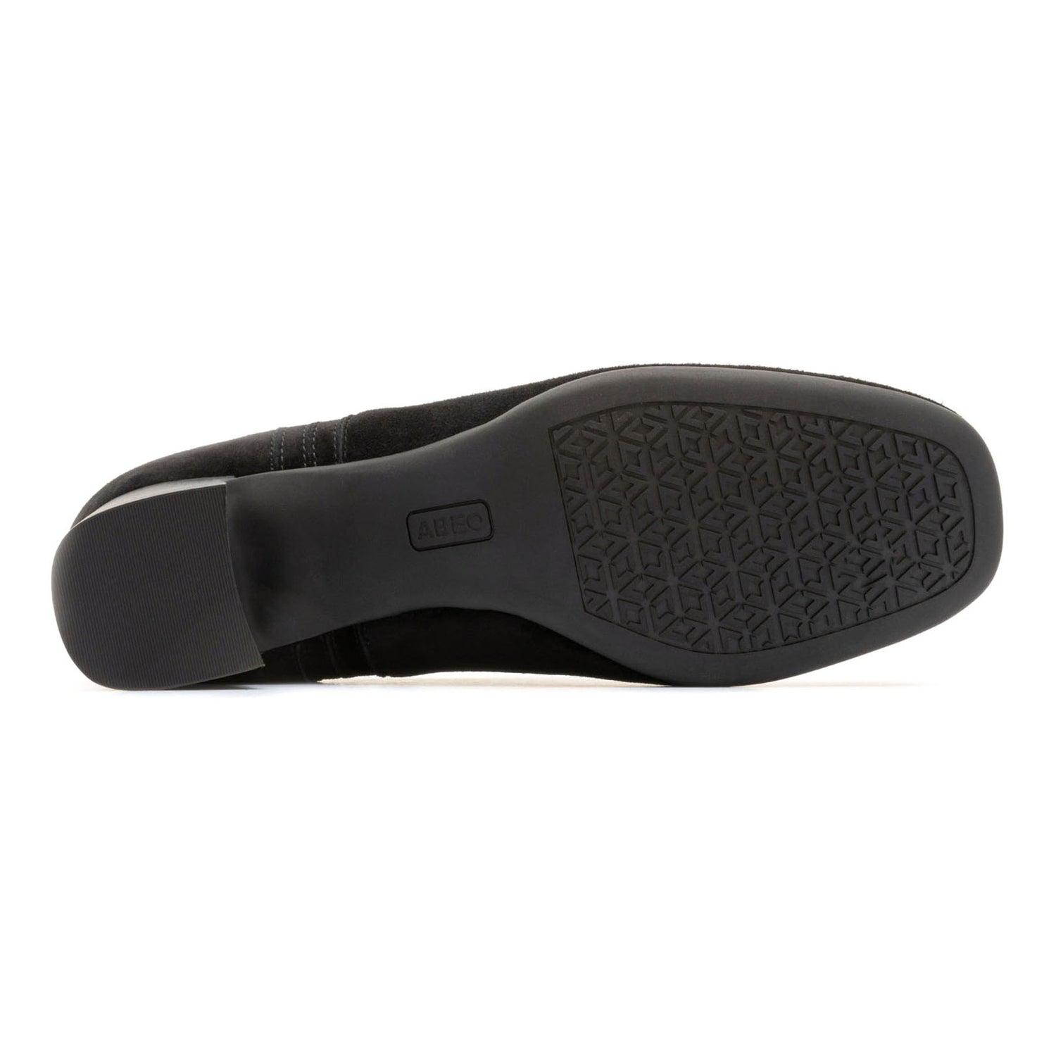 Avenue Slip On Metatarsal Female Product Image