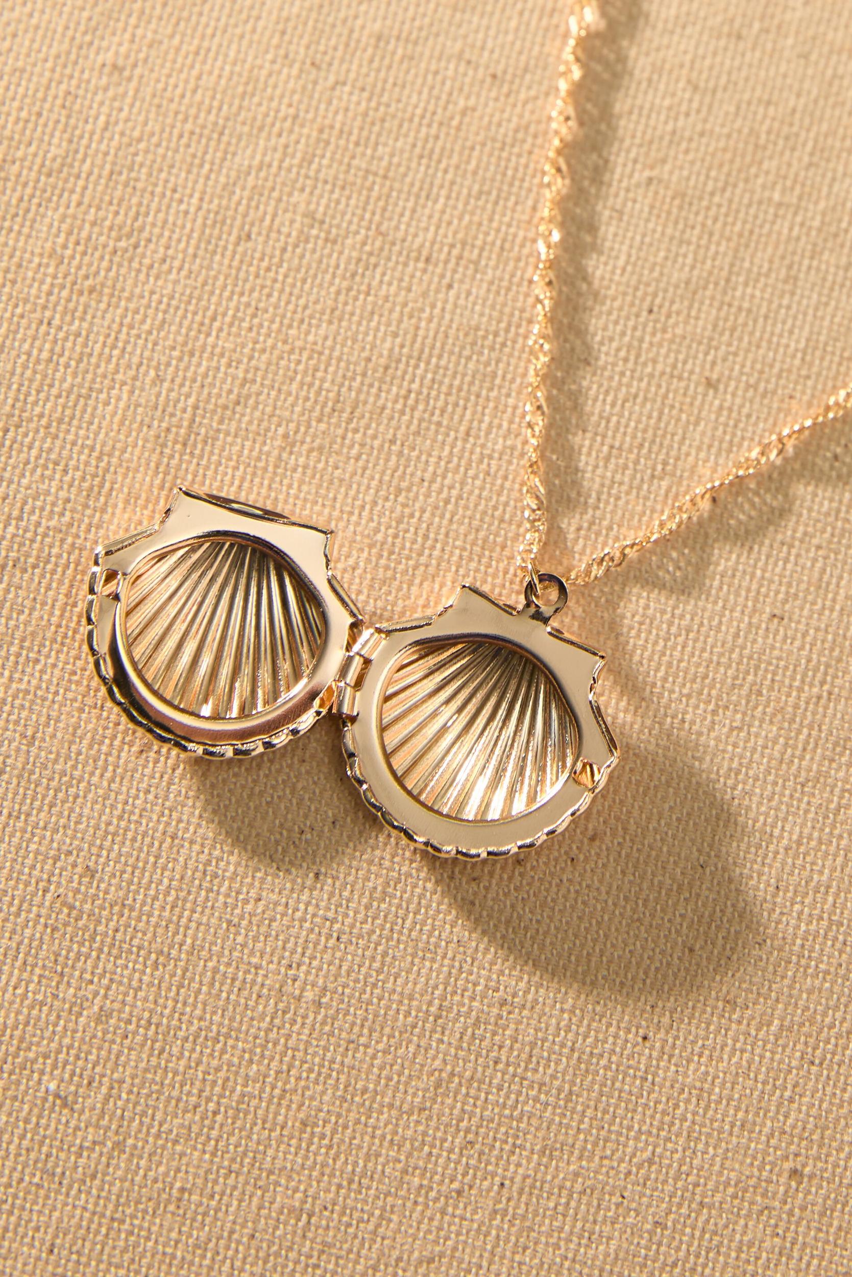 Shell Locket Necklace Product Image