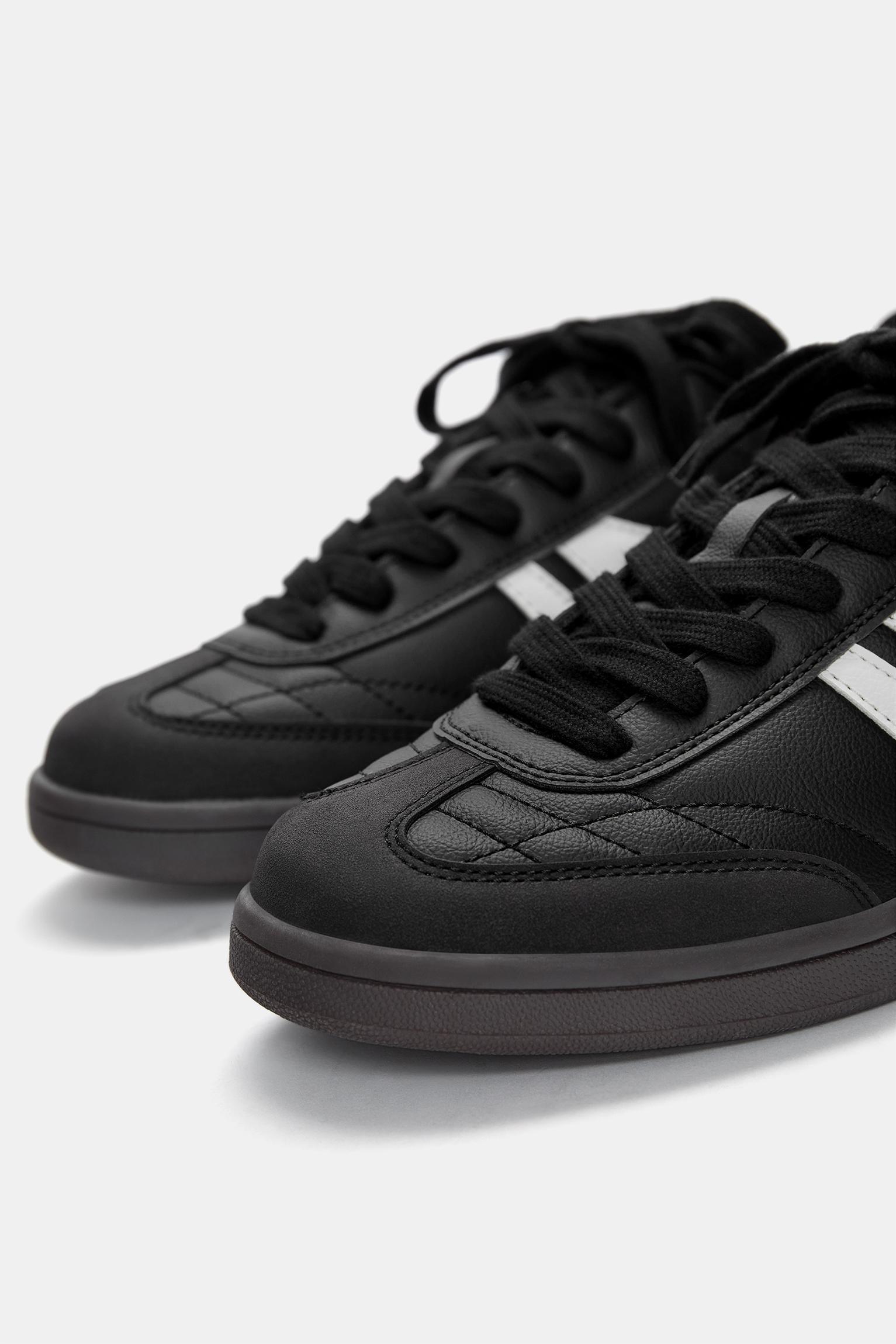 Retro sneakers Product Image