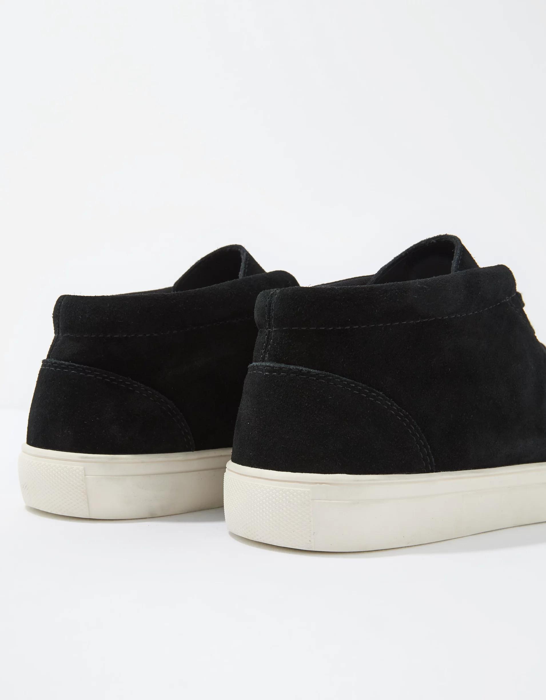 AE Men's Chukka Sneaker Product Image
