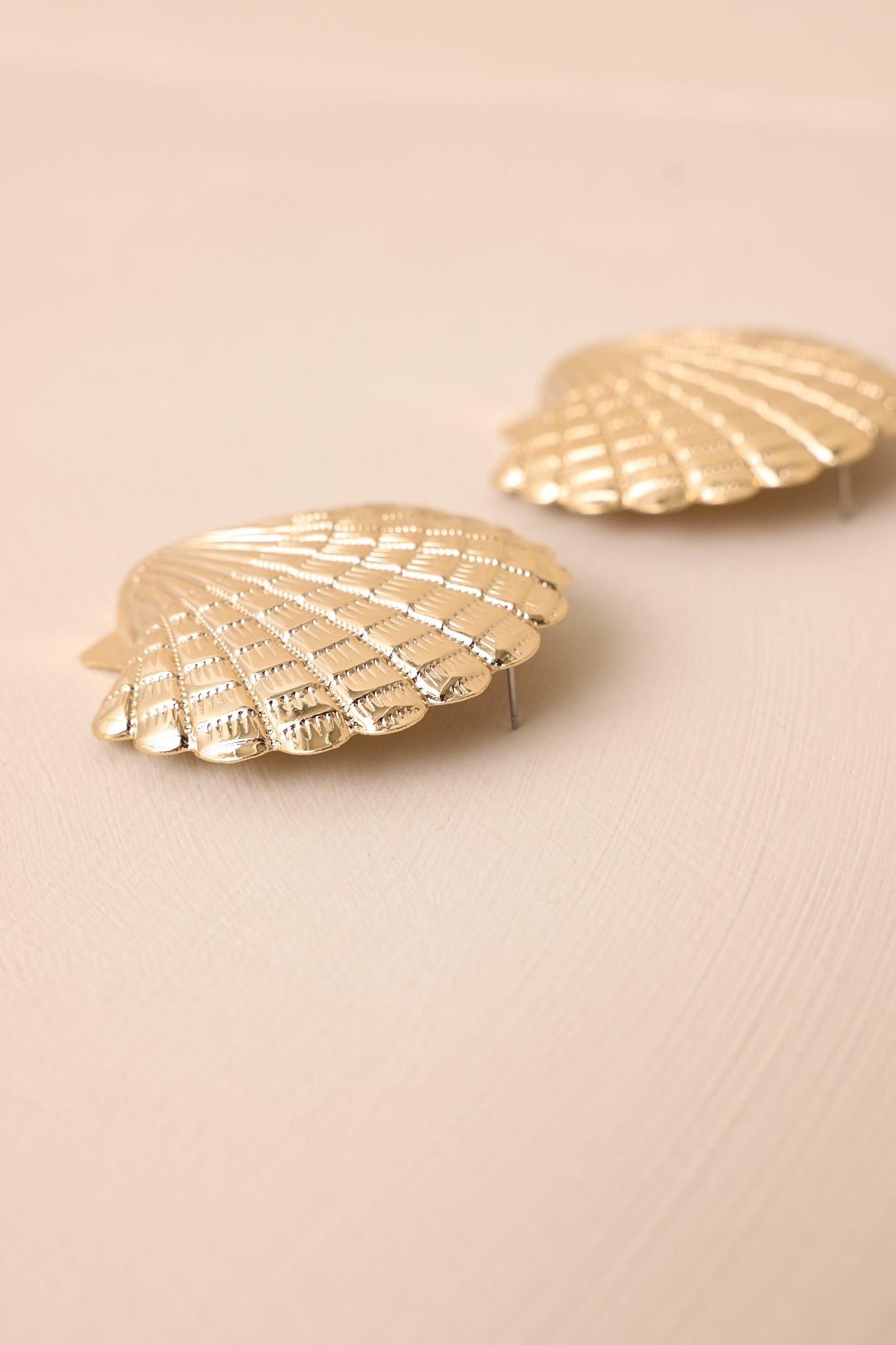 On A Beach Somewhere Gold Seashell Earrings Product Image