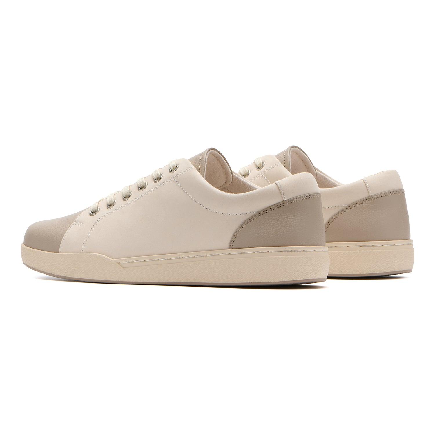 Encore Sneaker Female Product Image