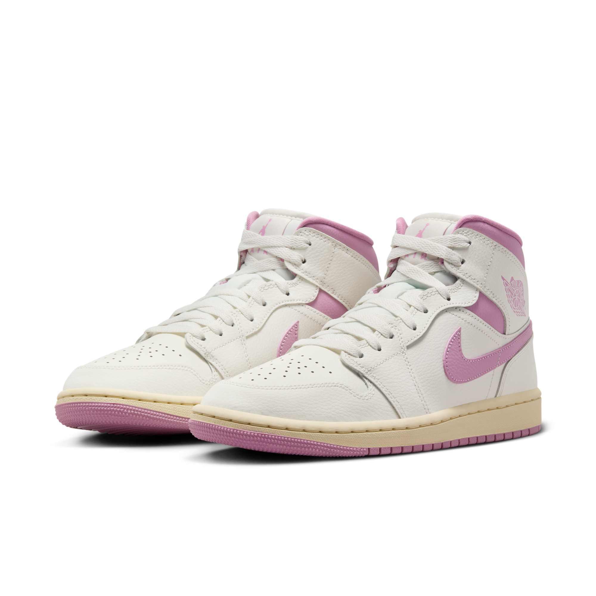 Women's Air Jordan 1 Mid Shoes Product Image