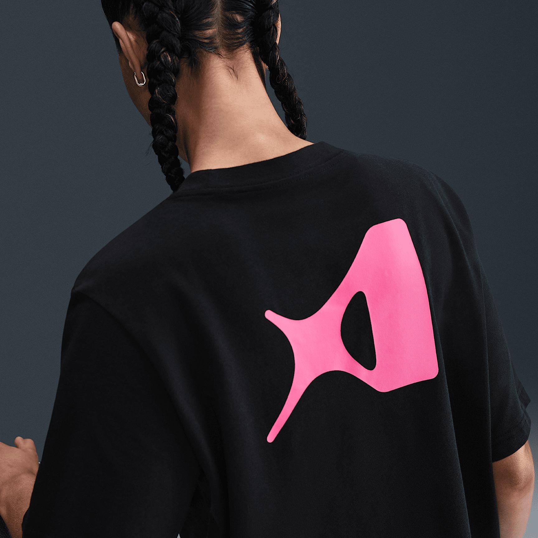 Nike Womens Aja Wilson Loose Short-Sleeve T-Shirt | HQ1696-011 Product Image