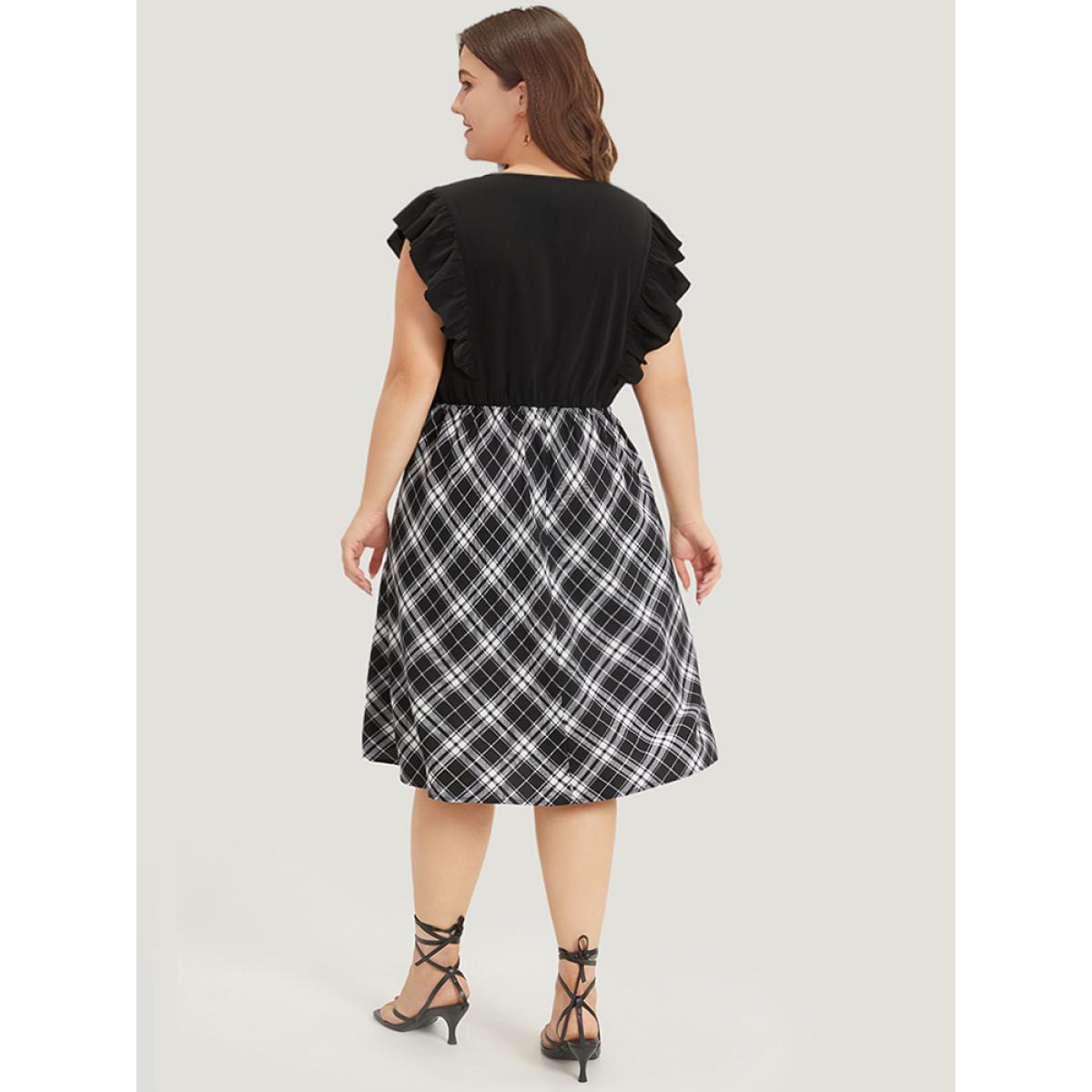 Plus Size Plaid Patchwork Pocket Ruffle Cap Sleeve Dress Black Women Elegant Patchwork V-neck Cap Sleeve Curvy Knee Dress BloomChic 28/5X Product Image