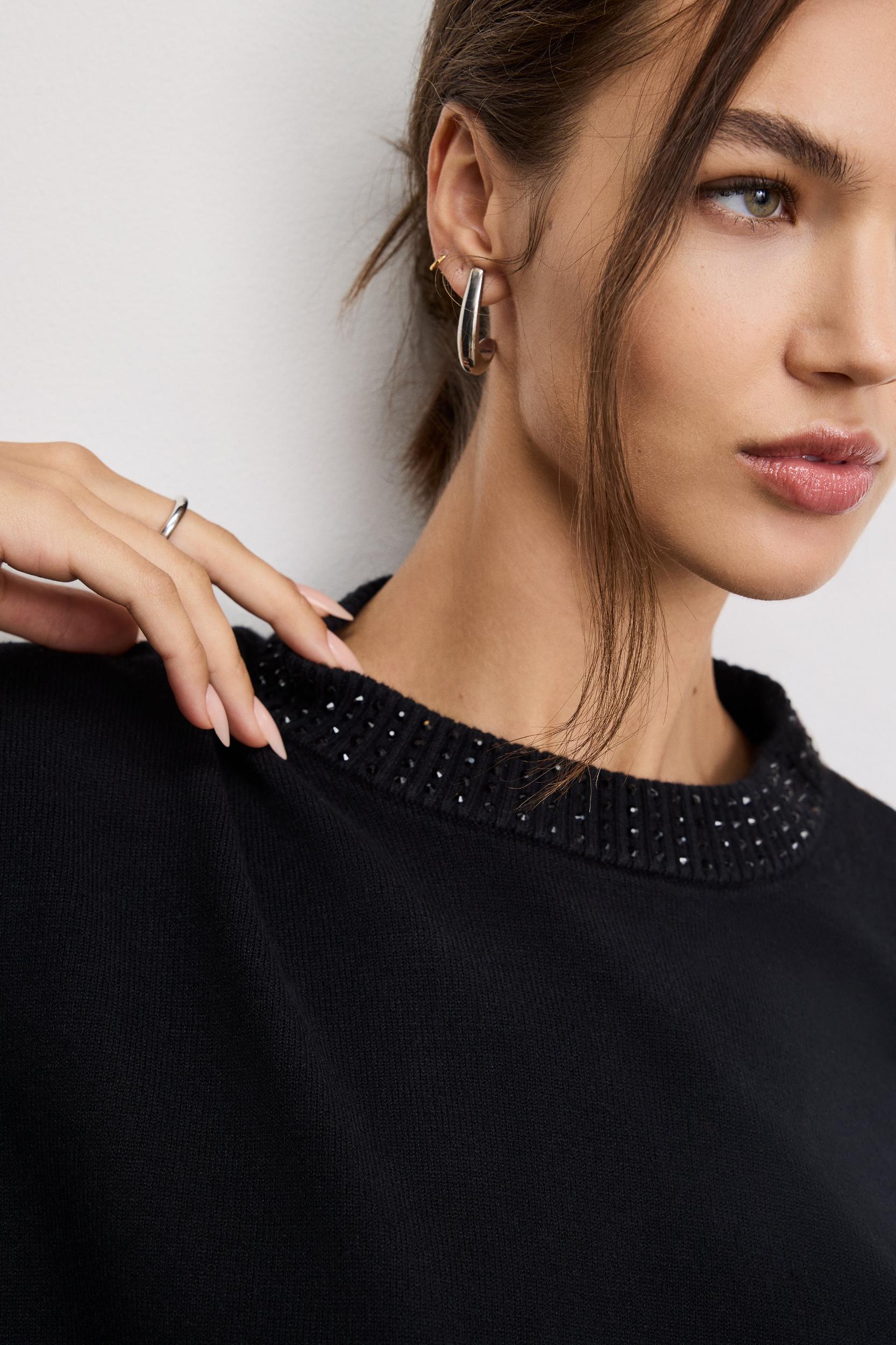 CRYSTAL CREWNECK SWEATER | BLACK001 Product Image