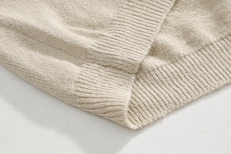 RT No. 10384 KNITTED PULLOVER SWEATER Product Image