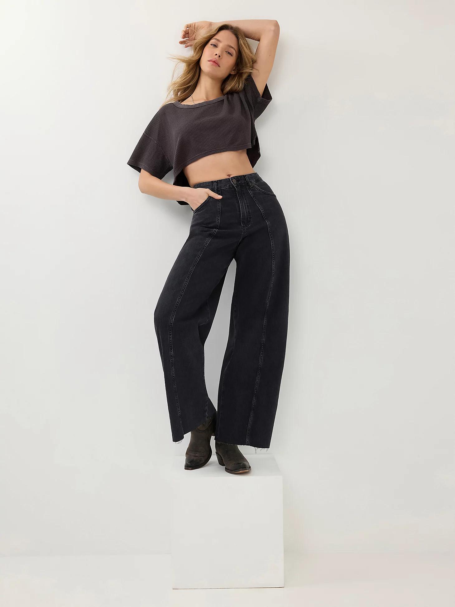 Women's Cowboy Barrel Jean in Rinse Product Image