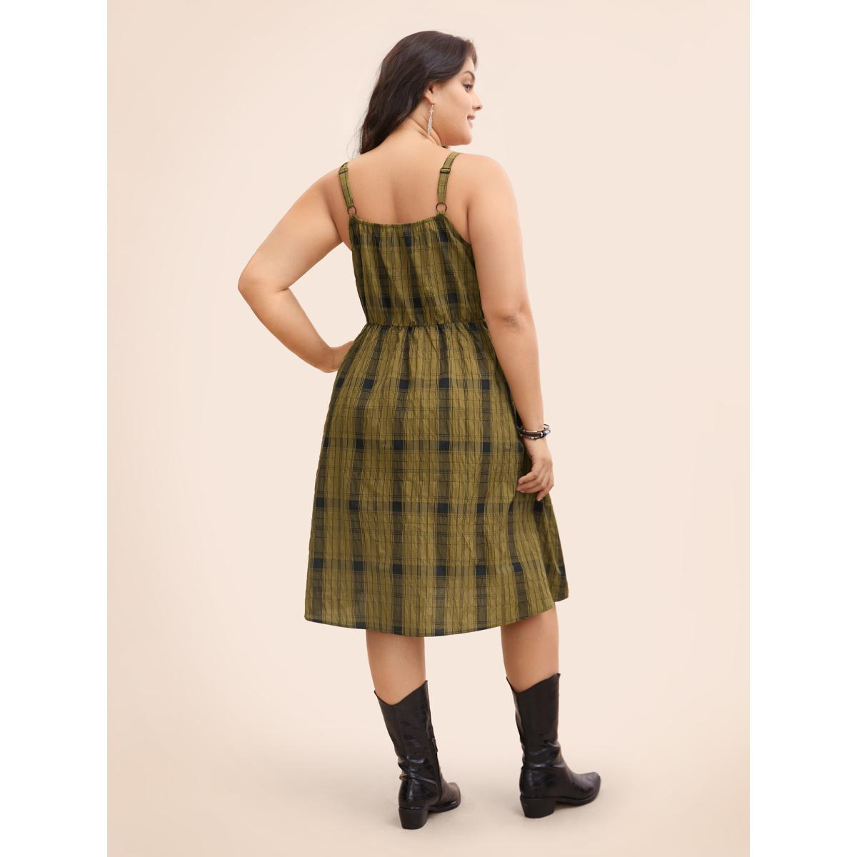 Plus Size Wrinkle-Treated Waist-Defining Midi Dress Olive Women Resort Texture Non Sleeveless Curvy BloomChic 26/4X Product Image