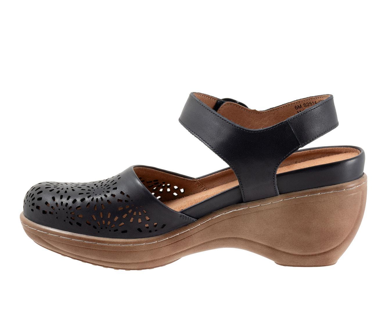 Women's Softwalk Mabelle Perf Clogs Product Image