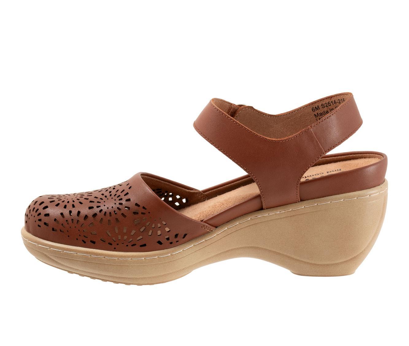 Women's Softwalk Mabelle Perf Clogs Product Image