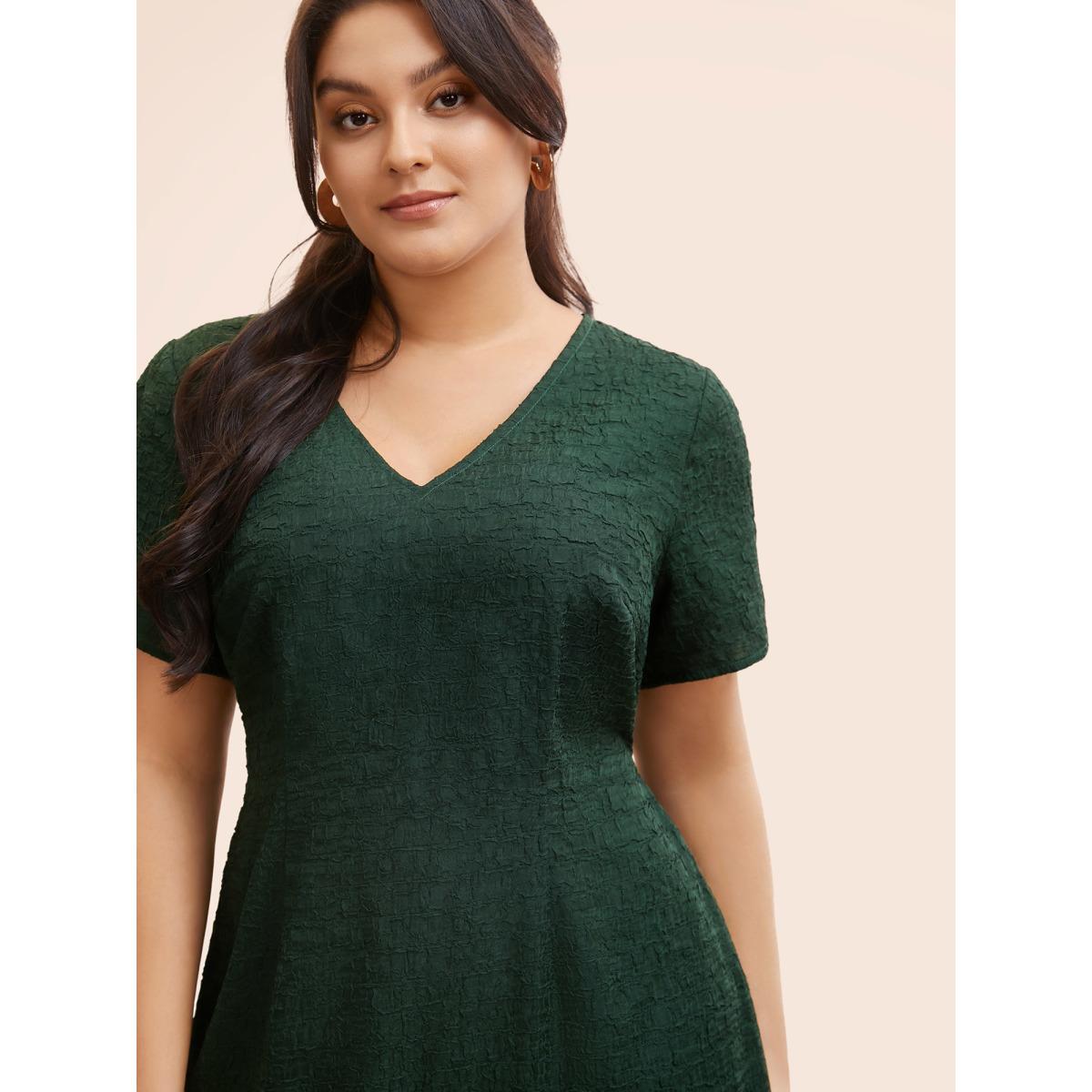 Plus Size Texture Gathered Split Hem Dress DarkGreen Women Elegant Texture V-neck Short sleeve Curvy BloomChic 30/6X Product Image