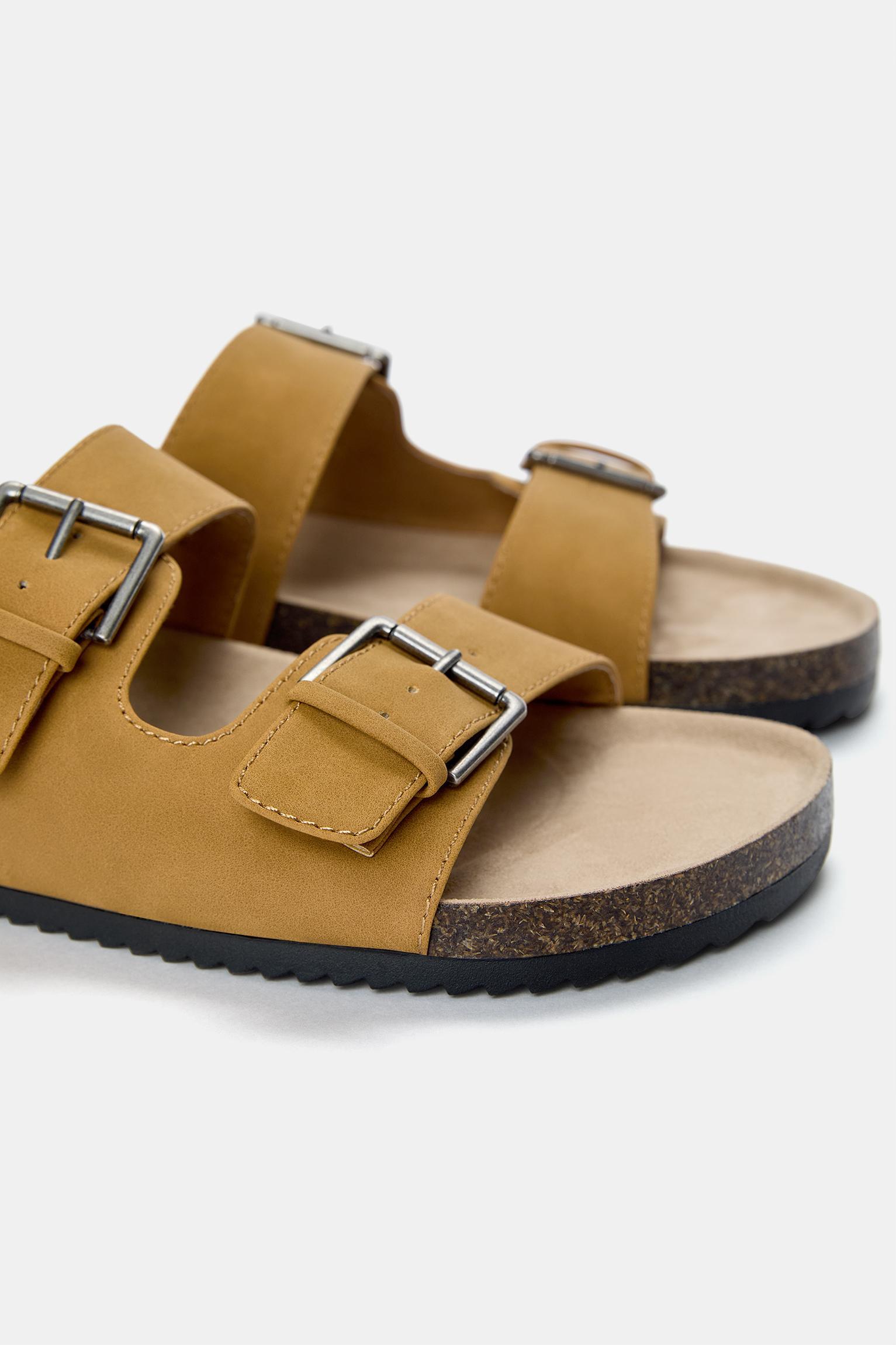 Buckled sandals Product Image