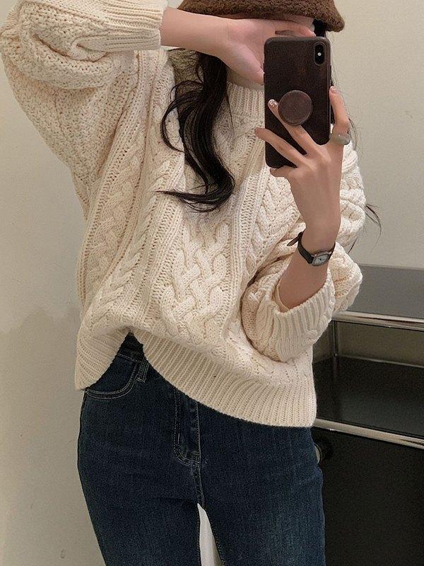 Vintage Crew Neck Cable Knit Sweater Product Image