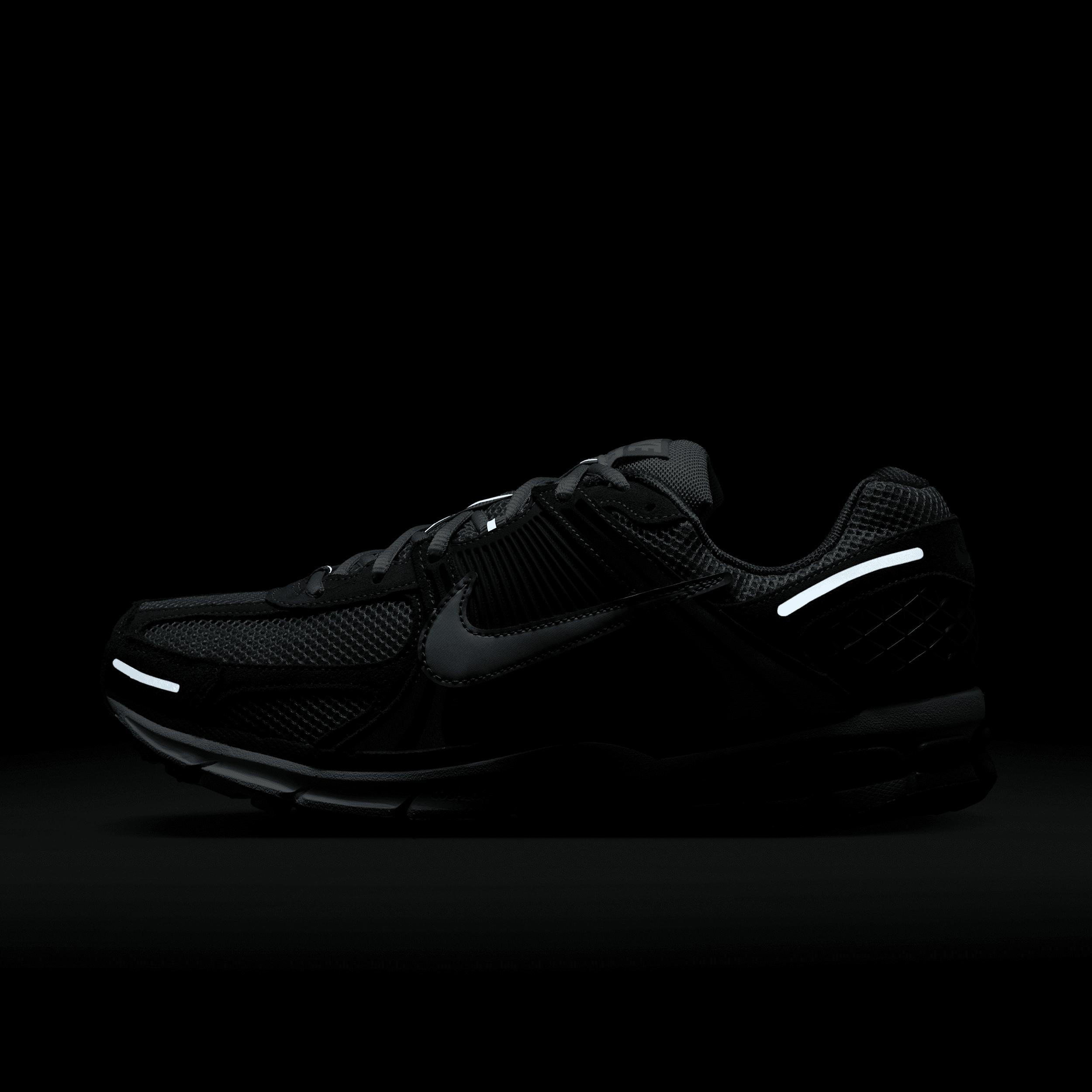 Nike Men's Zoom Vomero 5 Shoes Product Image