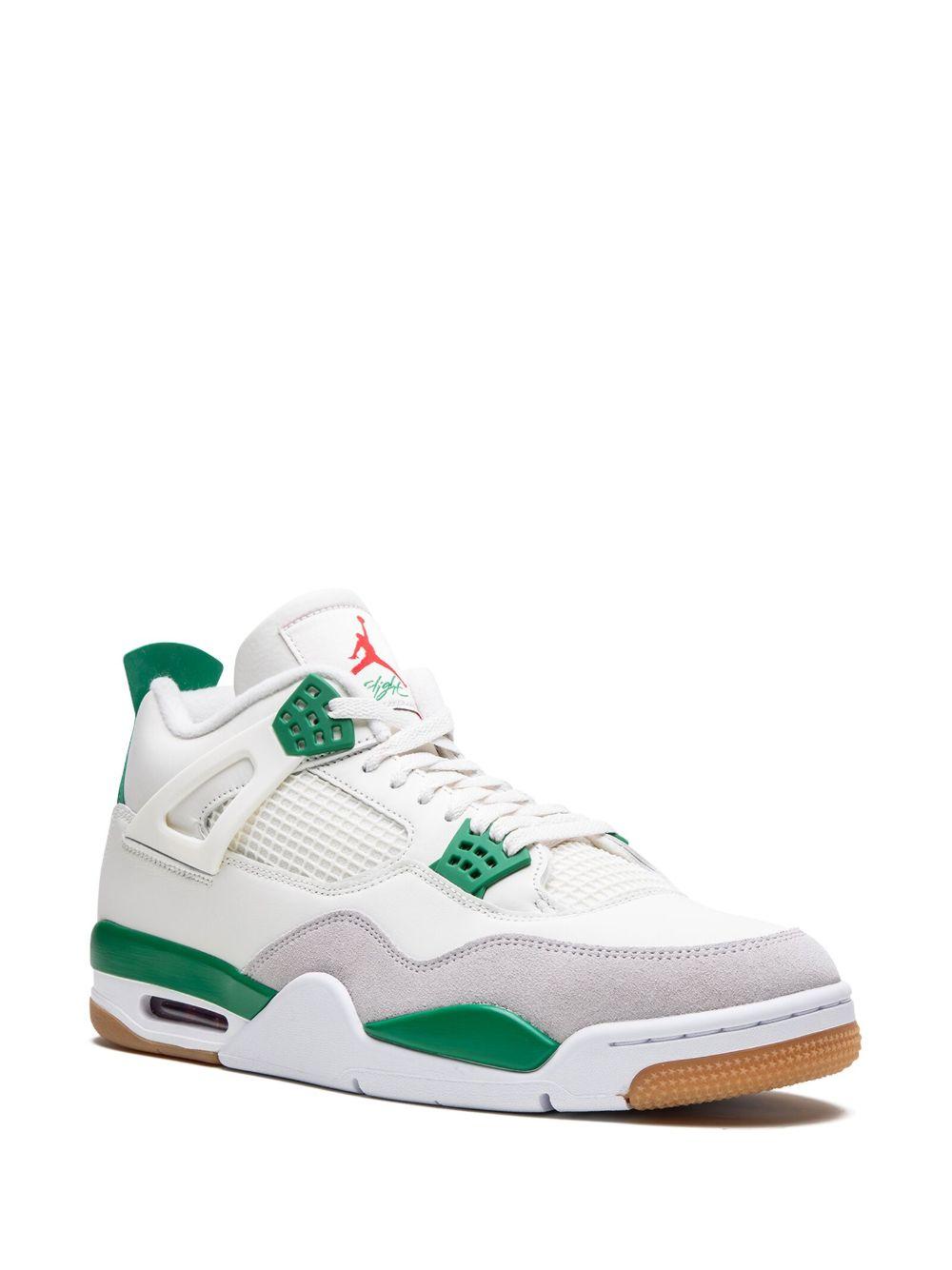 Air Jordan 4 SB "Pine Green" sneakers Product Image