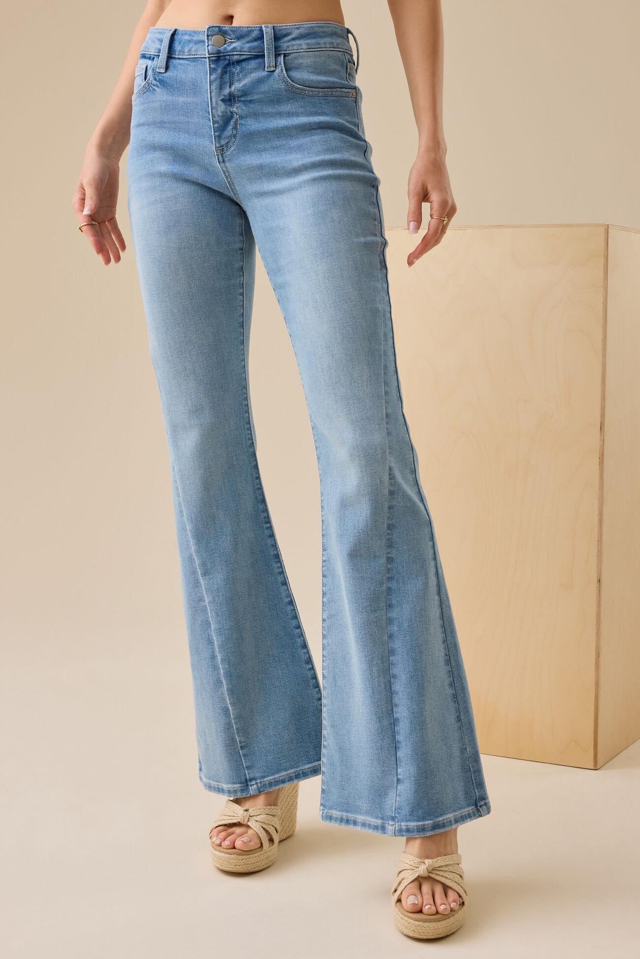 Carrie Flared Jeans Product Image