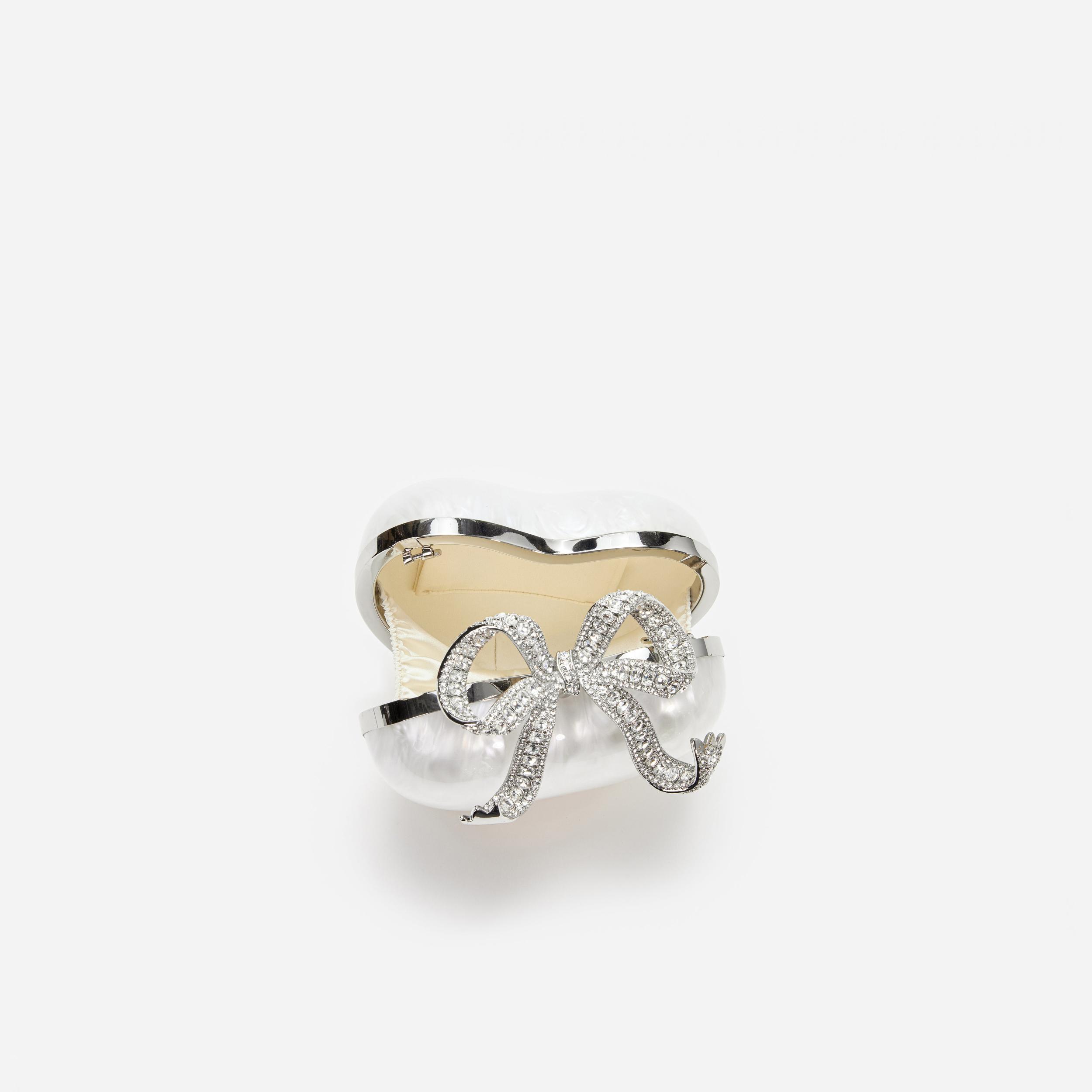 Pearl Heart Clutch Product Image