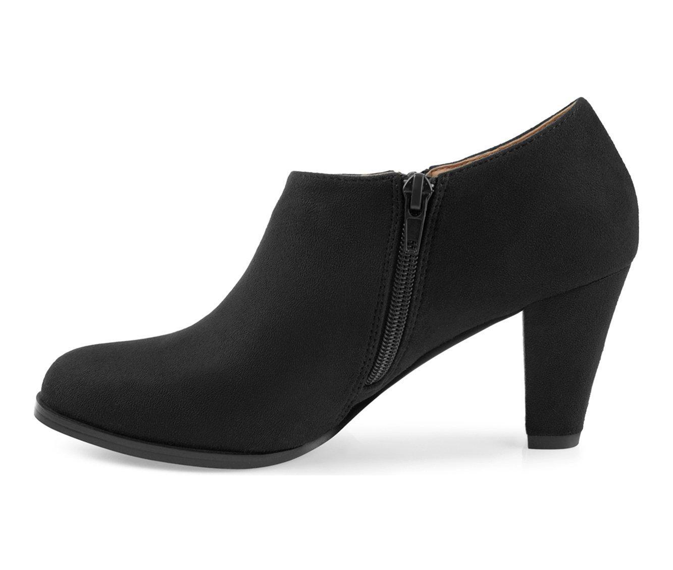 Women's Journee Collection Sanzi Heeled Booties Product Image