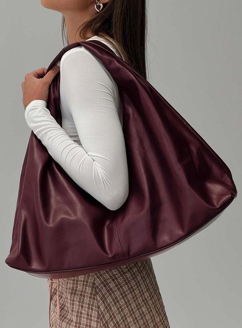 Feel A Way Shoulder Bag Burgundy Product Image